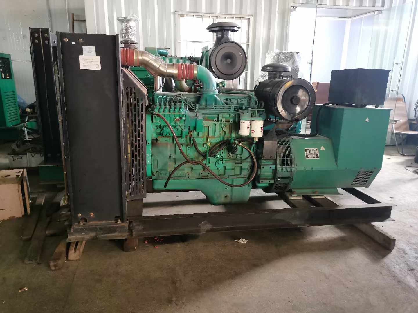 青龙发电机租赁如何确定电缆的承载电流是否在安全范围内？