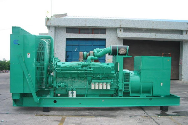 青龙工厂发电机应急发电时如何更准确地检查发电机状态？