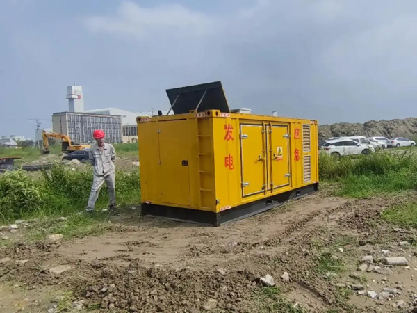 青龙200KW柴油发电机机组每小时的油耗量受哪些因素影响？