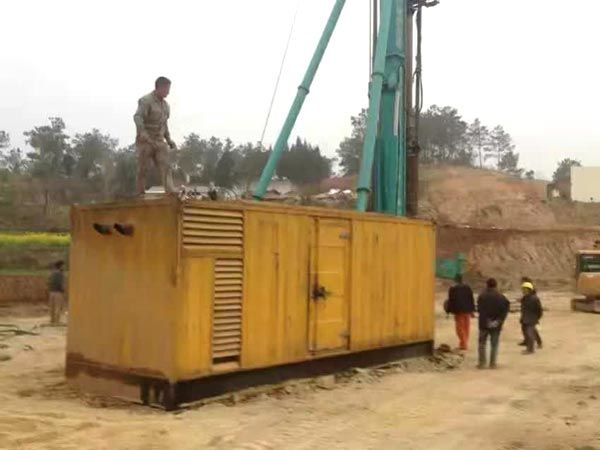 青龙如何判断水冷式机油散热器密封件是否需要更换？